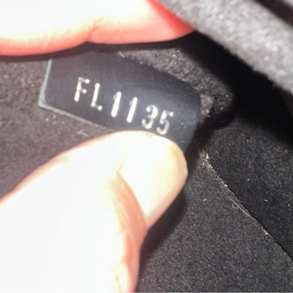 Authentic Louis Vuitton MM TWIST - Picture 7 of 17